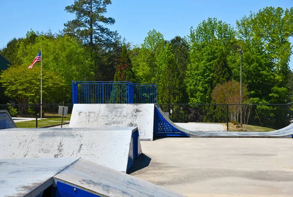 Parque Skate Vazio Fechado Devido Distanciamento Social Durante Pandemia Covid — Fotografia de Stock