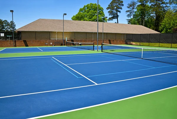 Leere Tennisplätze Wegen Sozialer Distanz Während Der Covid Pandemie Den — Stockfoto