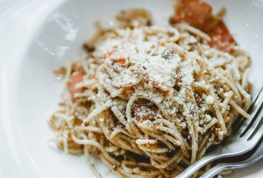 geleneksel spagetti carbonara klasik İtalyan makarna yemek