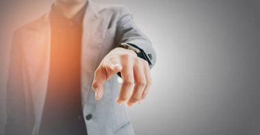 İşadamı metin veya sloganı, agains için boş boşaltmak bulunduðu