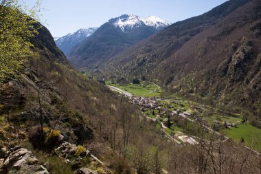 Fransızca Pyrenees köyde Orgeix 