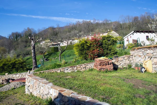 Wieś Montsegur w Pirenejach — Zdjęcie stockowe