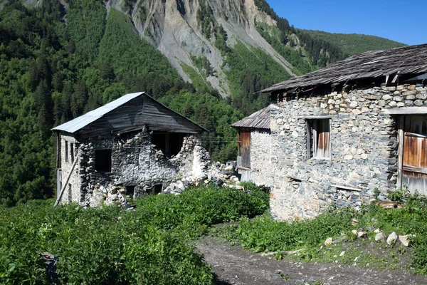 Adishi село в Сванеті, Грузія — стокове фото