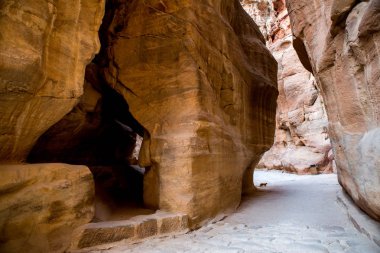 Görünümü city Petra, Jordan yakınındaki dağların