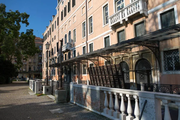 Typowy Ulica Stary Wenecja Włochy — Zdjęcie stockowe