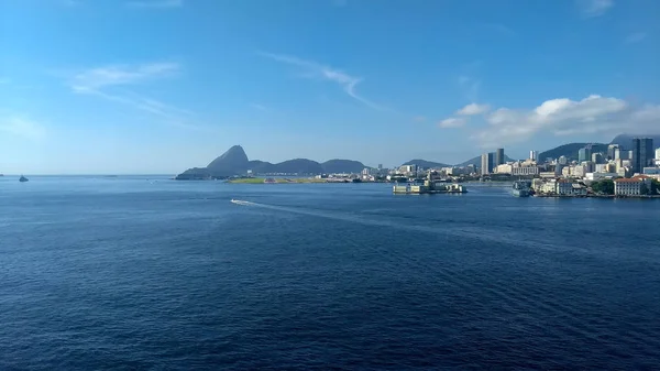 Stadsgezicht Van Rio Janeiro Met Suikerbrood Berg Vanaf Een Cruiseschip — Stockfoto