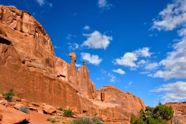 Utah, Arches Ulusal Parkı 'nda Kızıl Kaya oluşumları.