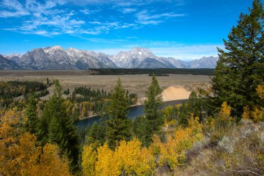 Yılan nehri boyunca Grand Teton Ulusal Parkı 'na düş..