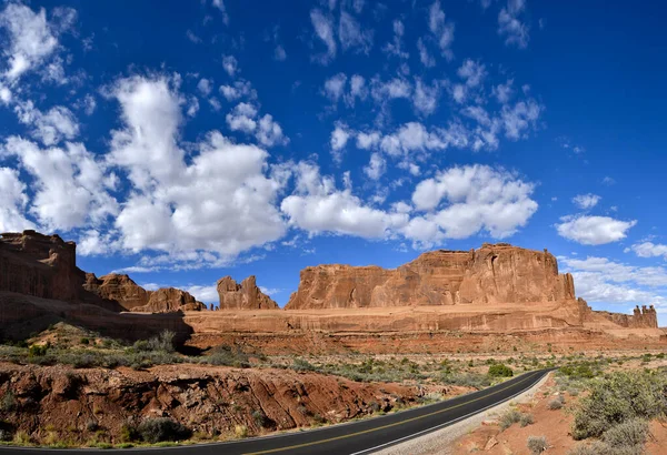 Route Traversant Parc National Des Arches Utah — Photo