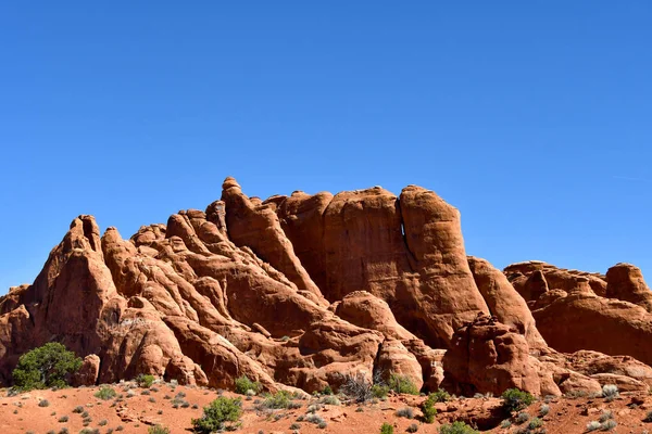 Rode Rotsen Blauwe Luchten Arches National Park Utah — Stockfoto