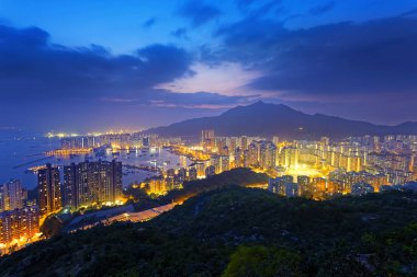 Hong Kong Tuen Mun manzarası ve Güney Çin Denizi