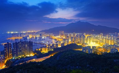 Hong Kong Tuen Mun manzarası ve Güney Çin Denizi