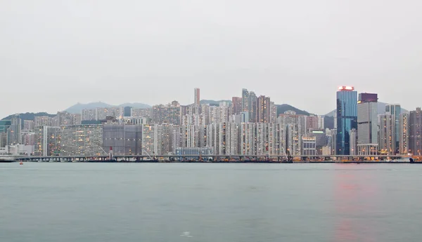 Edifício de apartamentos em Hong Kong — Fotografia de Stock