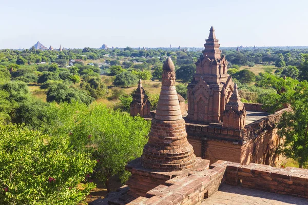Bagan buddha-torony, a nap — Stock Fotó