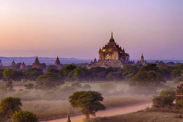 Bagan tempel under golden hour — Stockfoto