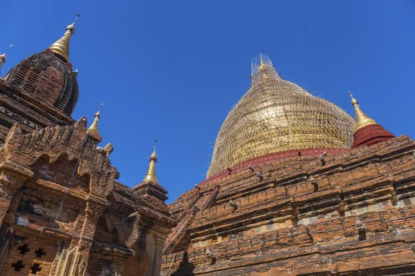 Баган Будда башня в день — стоковое фото