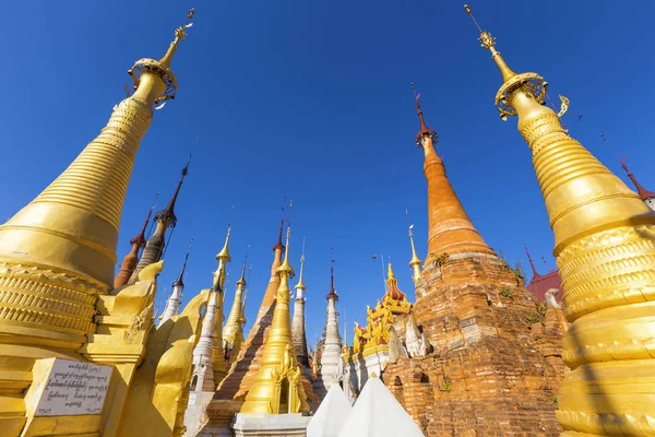 Pagodas budistas Nyaung Ohak —  Fotos de Stock