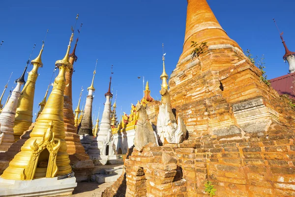 Buddhistische Pagoden nyaung ohak — Stockfoto