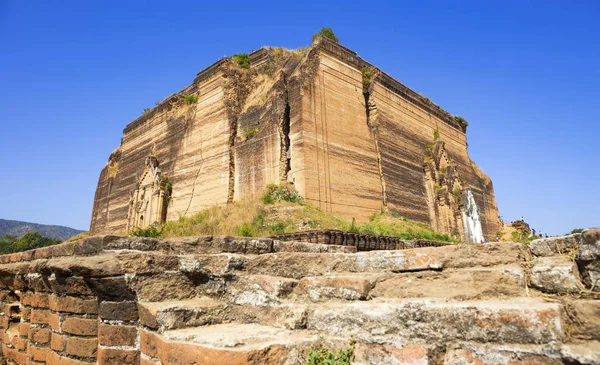 Mingun Pahtodawgyi Temple in Mandalay, Myanmar — Stock Photo, Image
