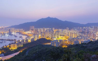 Hong Kong Tuen Mun manzarası ve Güney Çin Denizi
