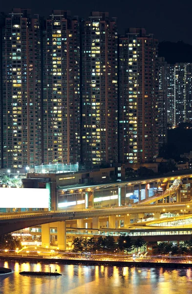 街のスカイラインの夜のショット. — ストック写真