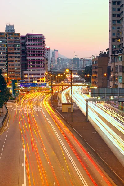 Occupato ora del traffico nel momento del tramonto — Foto Stock