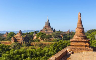 Gün kulesinde Bagan buddha