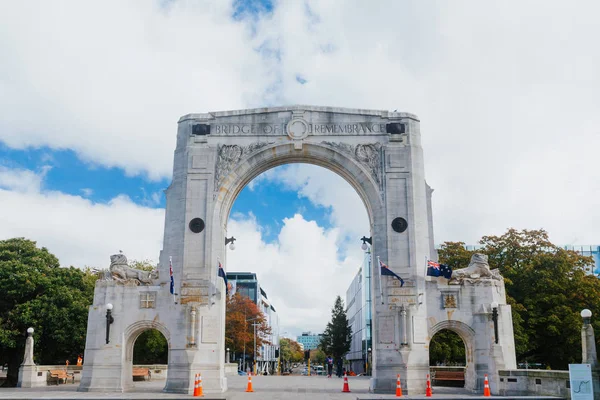 Puente de la Memoria en el día —  Fotos de Stock