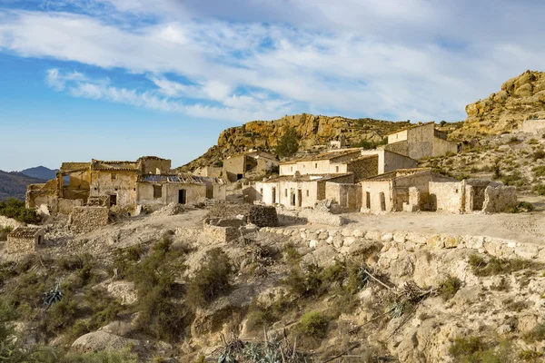 Marchalicos vinicos verlassenes Dorf in der Nähe des Turms — Stockfoto