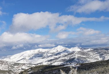 Los Filabres karla kaplı dağlar 