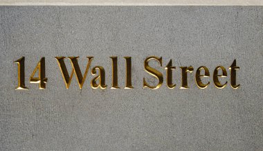 14 Wall Street plaketi, New York, ABD. Bir zamanlar Bankers Trust Company Building olarak bilinirdi. 