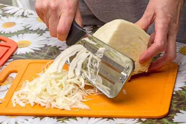 Специальный нож из капусты — стоковое фото