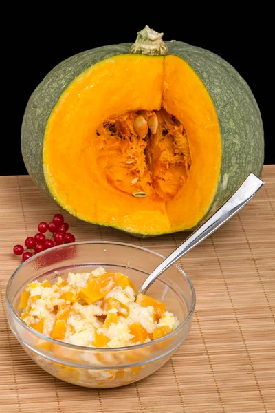 Green pumpkin and porridge — Stock Photo, Image