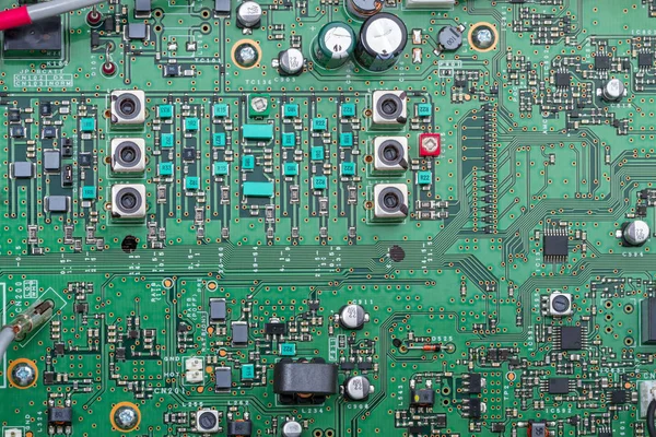 Bir devre kartı üzerinde Elektron komponentler