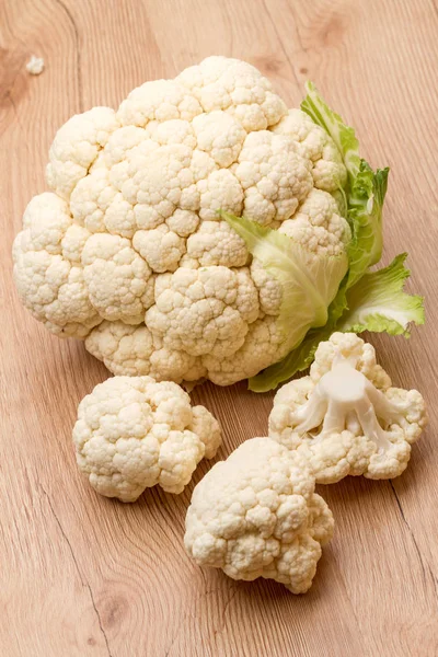 Fresh cauliflower on the table — Stock Photo, Image