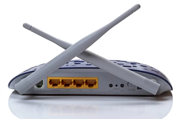 Routers inalámbricos con dos antenas — Foto de Stock