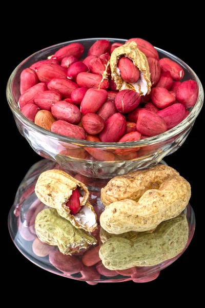 Peanuts in a bowl of glass — Stock Photo, Image