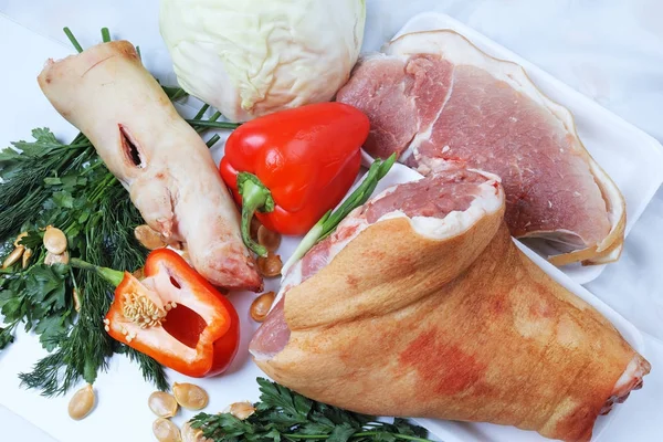 Kött och grönsaker för matlagning — Stockfoto