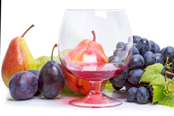 Glas av vin och frukt — Stockfoto