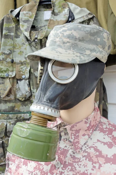 Dummy med civila gasmask — Stockfoto