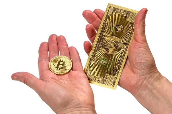 Hände mit amerikanischem Goldschein und Bitcoin — Stockfoto