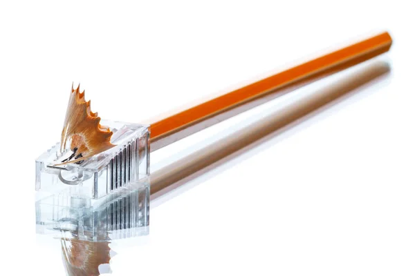 Bleistiftspitzer auf Weiß — Stockfoto