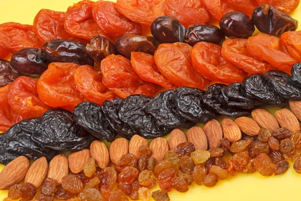 말린 과일 과 견과류 — 스톡 사진