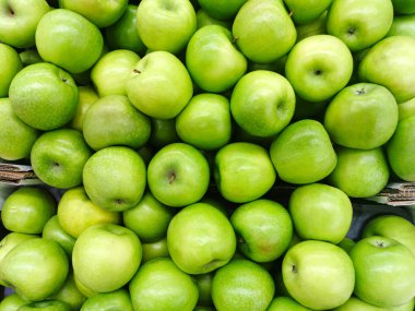 arka planı yeşil elma