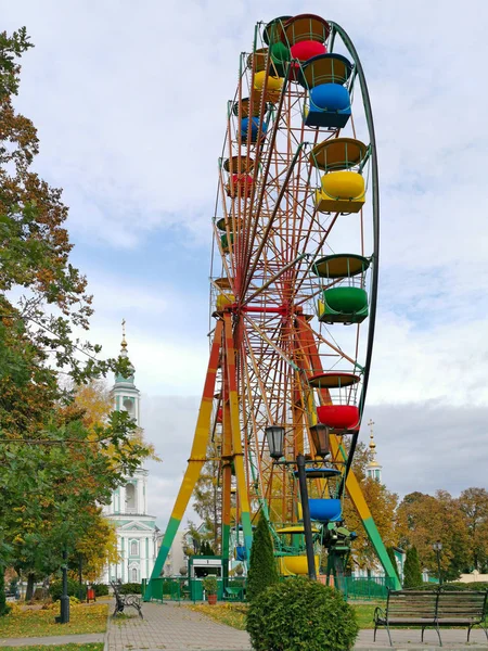 Roda Ferris pada Hari Musim Gugur — Stok Foto