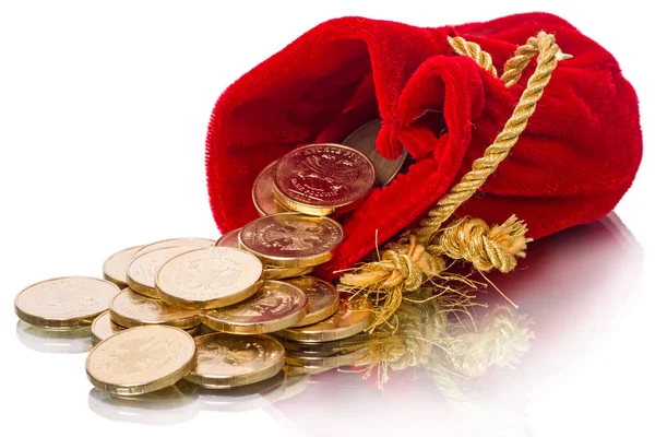 Bolsa Roja Monedas Oro Aisladas Sobre Fondo Blanco —  Fotos de Stock