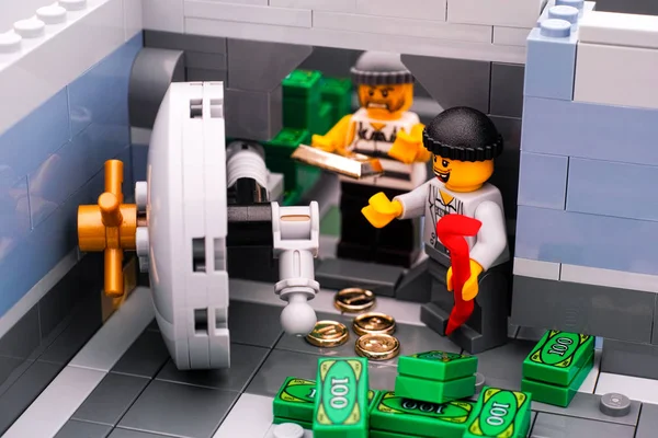 the lego vault