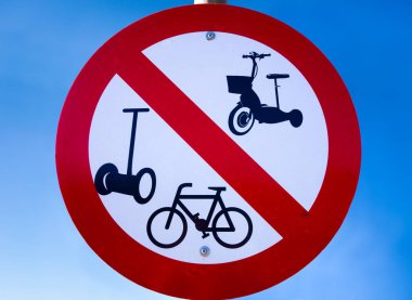 İçki yasağı yol işaret - hiçbir Bisikletler, hiçbir segway ve elektrik tric