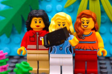 Üç Lego kız olun selfie