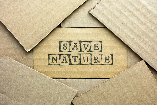 Carte en carton avec mots Save Nature — Photo